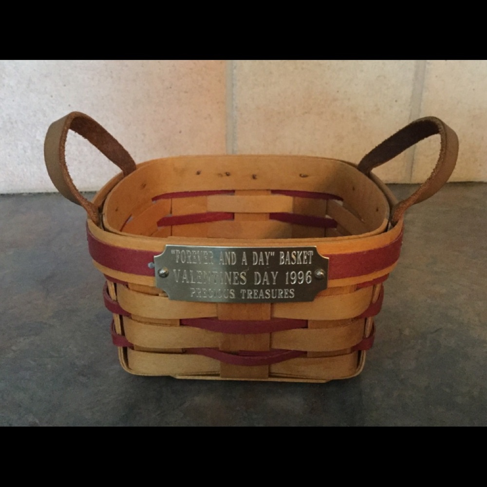 ❤️VALENTINE’S DAY 1996  BASKET BY CARNATION💗💕💞VINTAGE EUC💝❤️💝❤️💝❤️💝FINAL